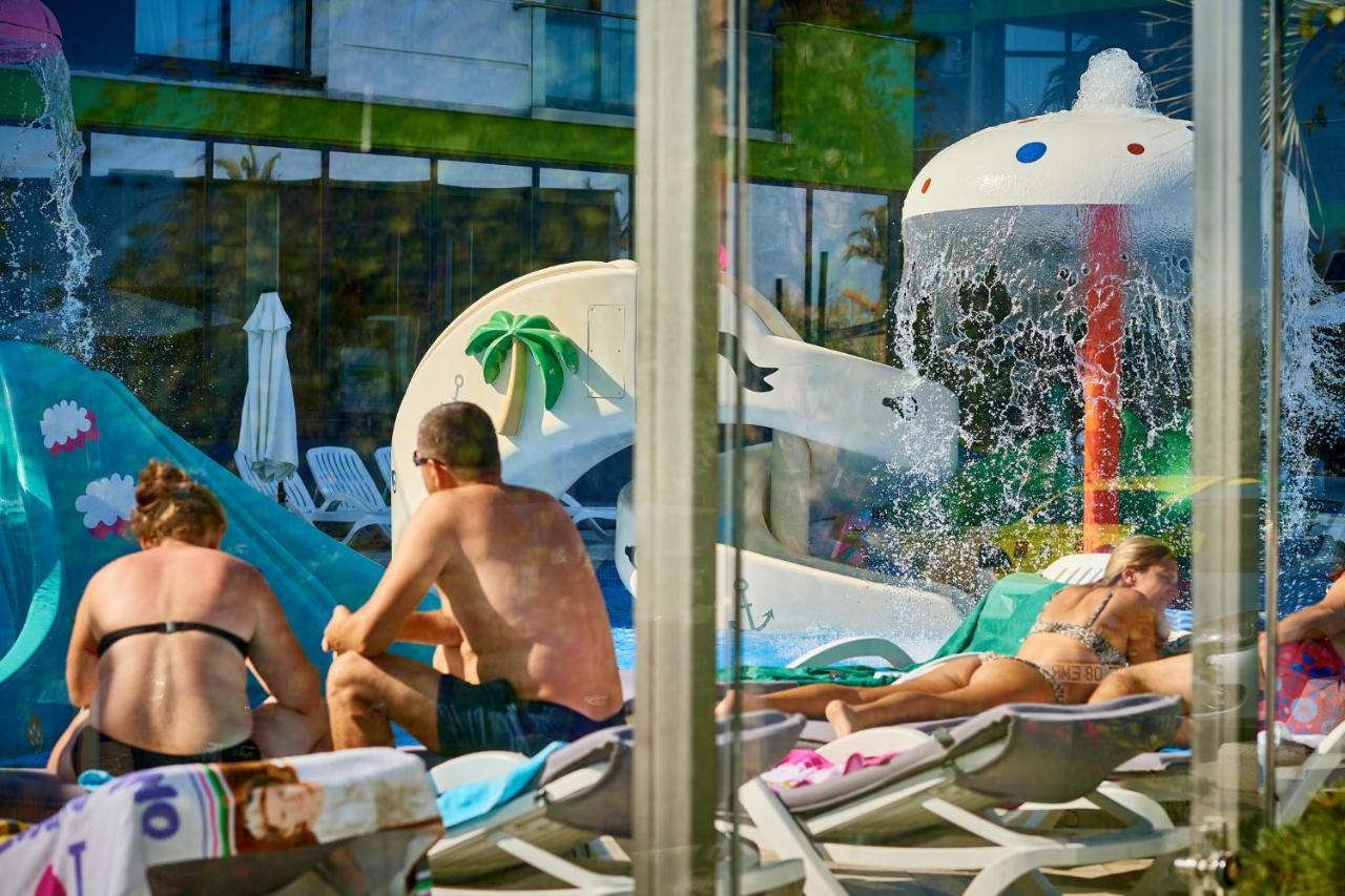 Nasty 24 Aparthotel Pool & Spa Mamaia Nord Năvodari المظهر الخارجي الصورة