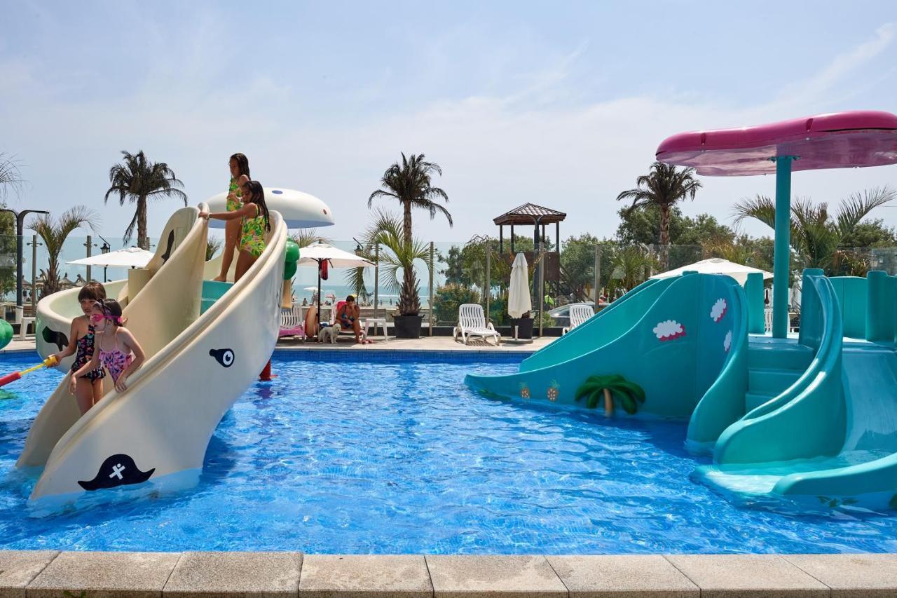 Nasty 24 Aparthotel Pool & Spa Mamaia Nord Năvodari المظهر الخارجي الصورة