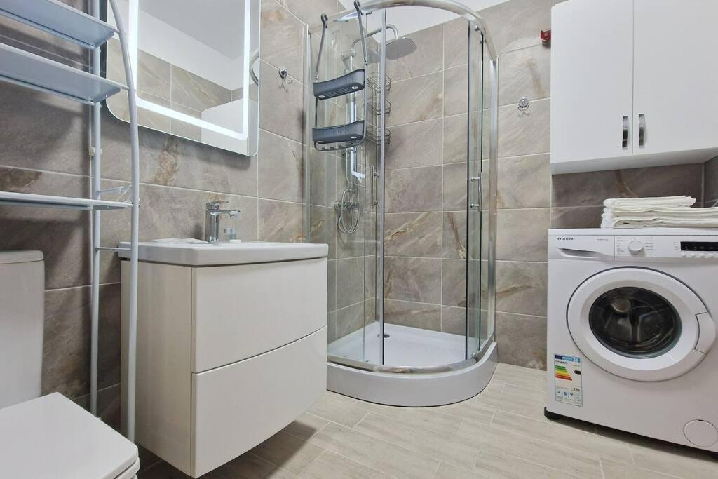 Nasty 24 Aparthotel Pool & Spa Mamaia Nord Năvodari المظهر الخارجي الصورة